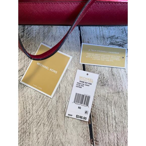 MICHAEL KORS Women’s Frame Out Jet Set Large Tote / Cherry Red - Picture 13 of 15